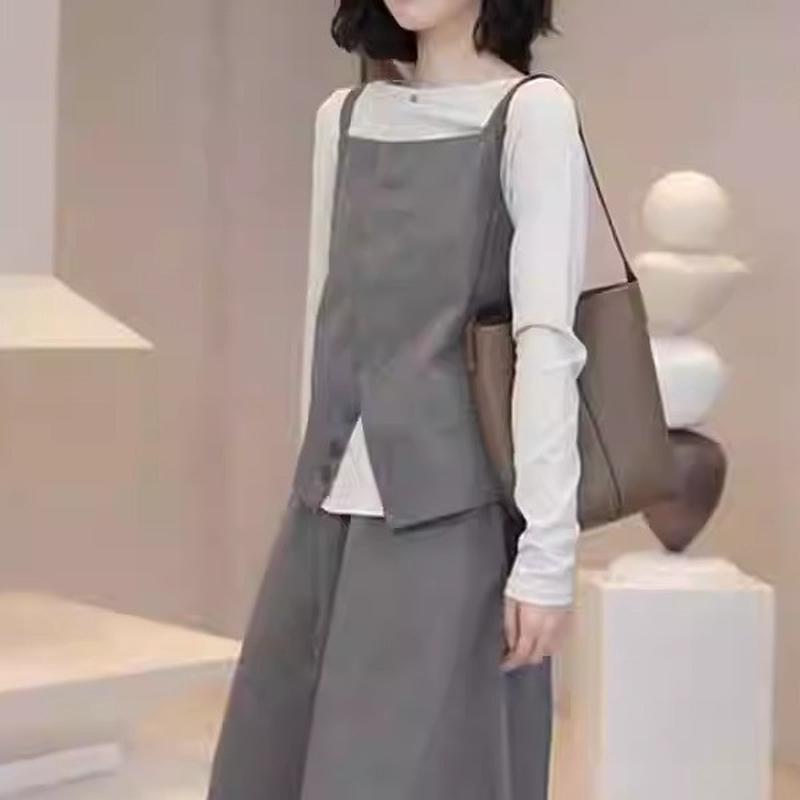 气质休闲时尚套装女设计感2024春秋季新款马甲打底衫三件套
