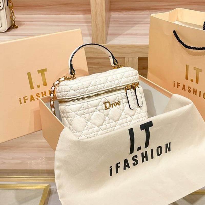 高档链条流行质感水桶包女包包手提斜挎夏季新款小众小包高级今年,箱包皮具/热销女包/男包,水桶包,淘宝优惠券,粉丝福利购,淘宝优惠卷