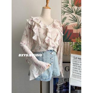 本巷衣涩设计感白色碎花衬衫女早春2024长袖荷叶边雪纺小衫