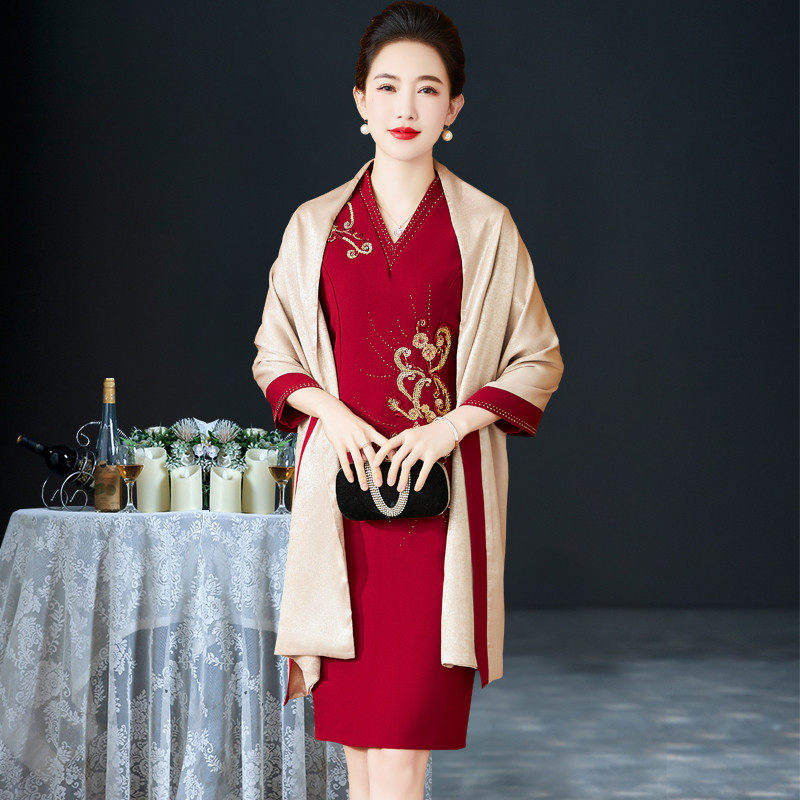 婚宴装洋气婚礼妈妈披肩短喜庆时尚春秋