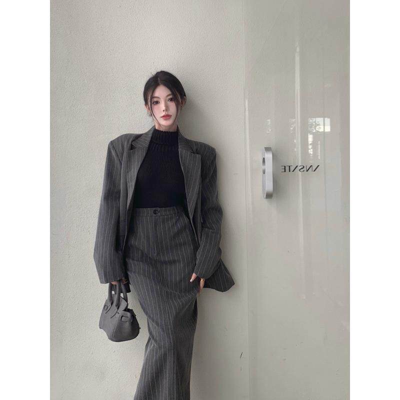 港味高级感时尚套装女春秋灰色条纹开叉子气质两件套