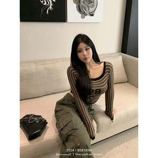 黑泽玄七t恤2025春季新款微胖显瘦大宽领条纹镂空小花毛织女