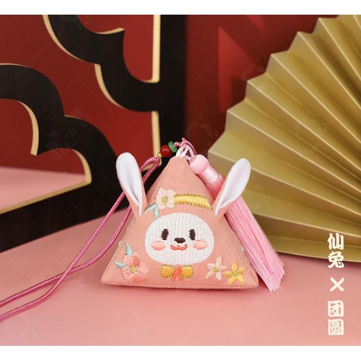 中秋礼品古风刺绣香包兔子三角形艾叶汉服配饰随身香囊挂脖香袋