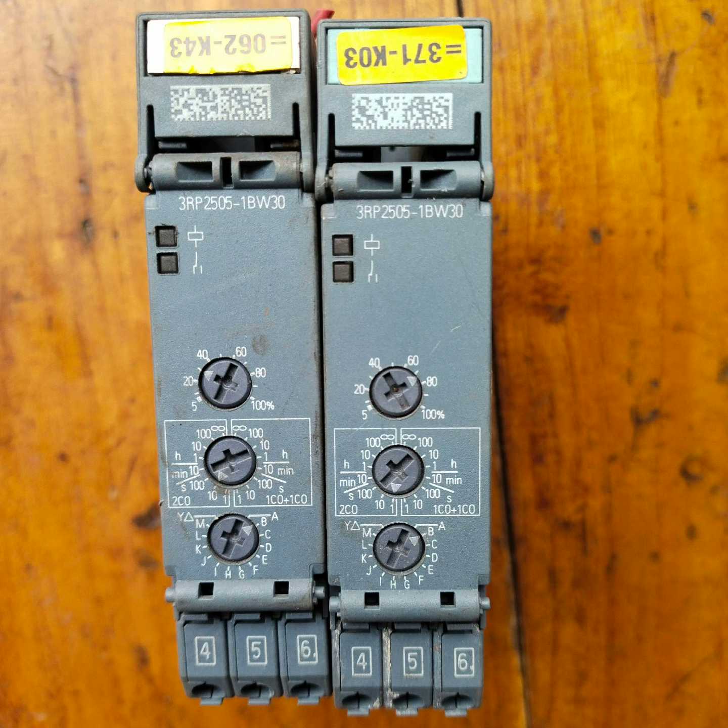 继电器，型号3RP2505－1BW30，成色如图，询价