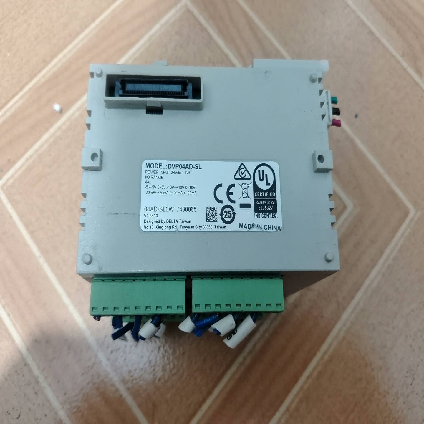 台达模块DVP04AD-SL，功能正常，成色为实图询价