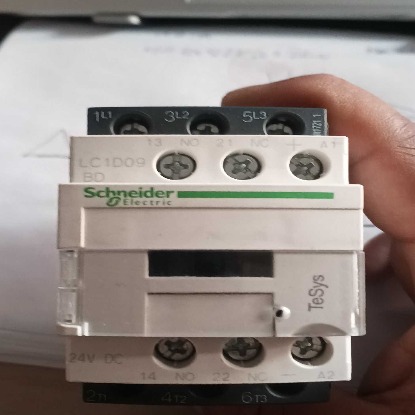 直流接触器LC1D09BDC 9A DC24V~询价