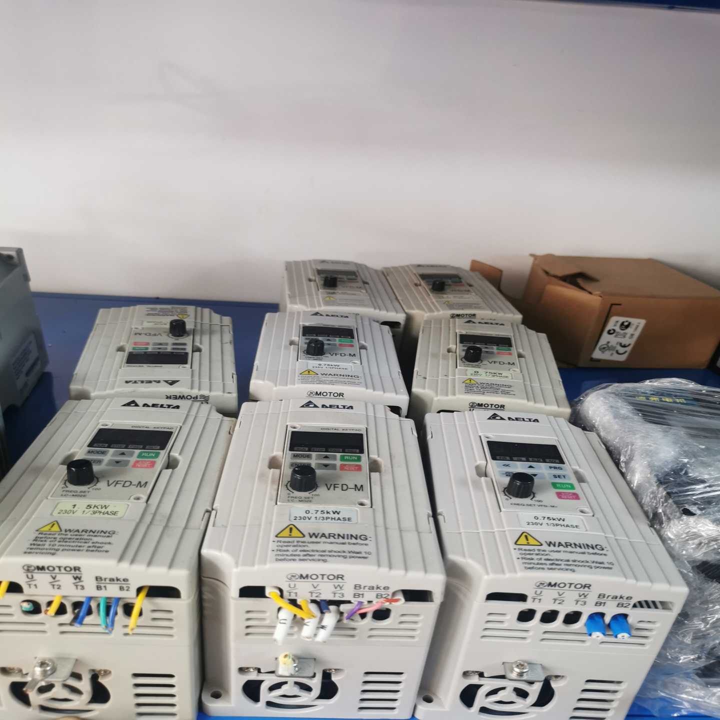 询价台达变频器0.75KW，1.5KW，230V，现货8台，成色议价