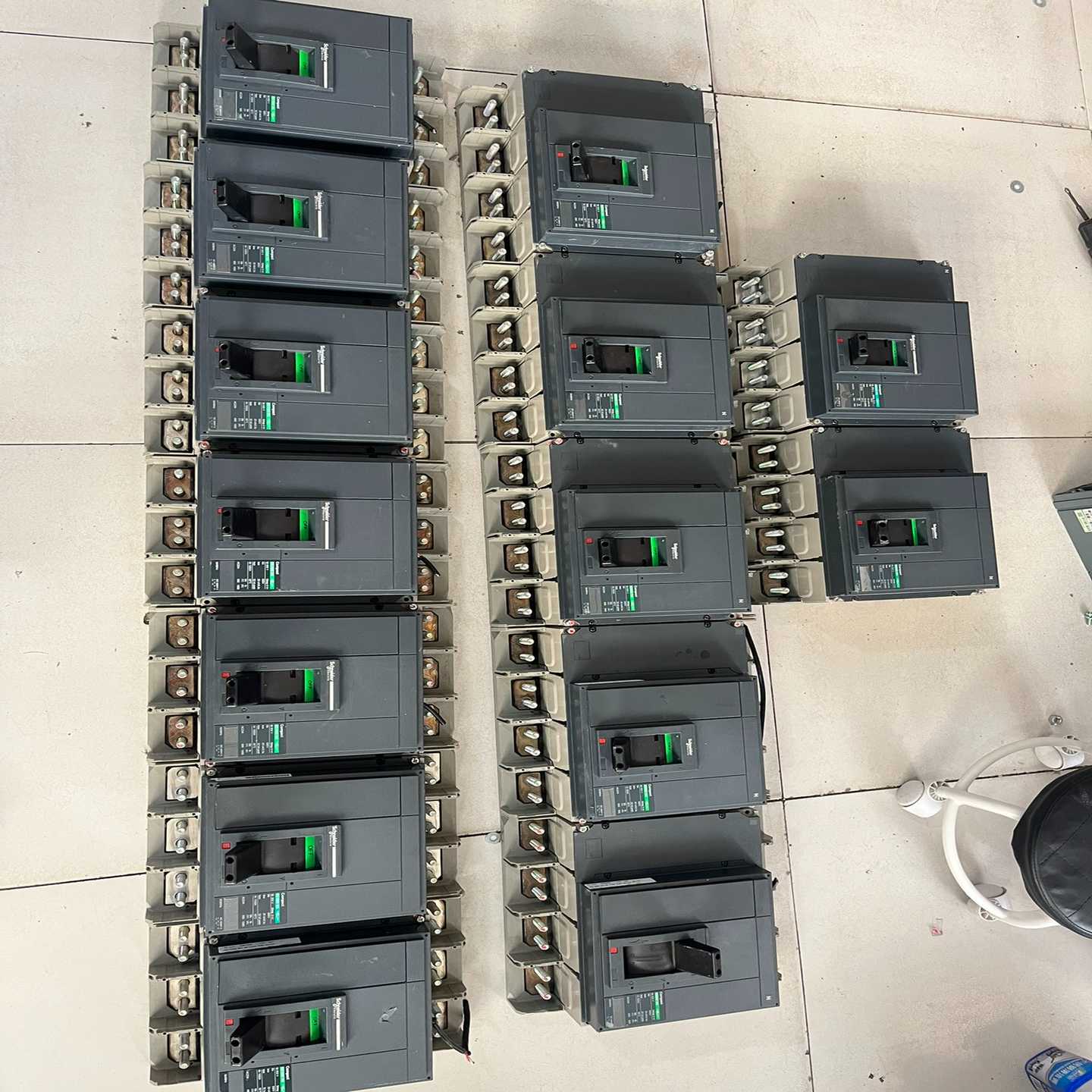 施耐德NS800NA/1000NA隔离塑壳断路器，3P100【博航商行】