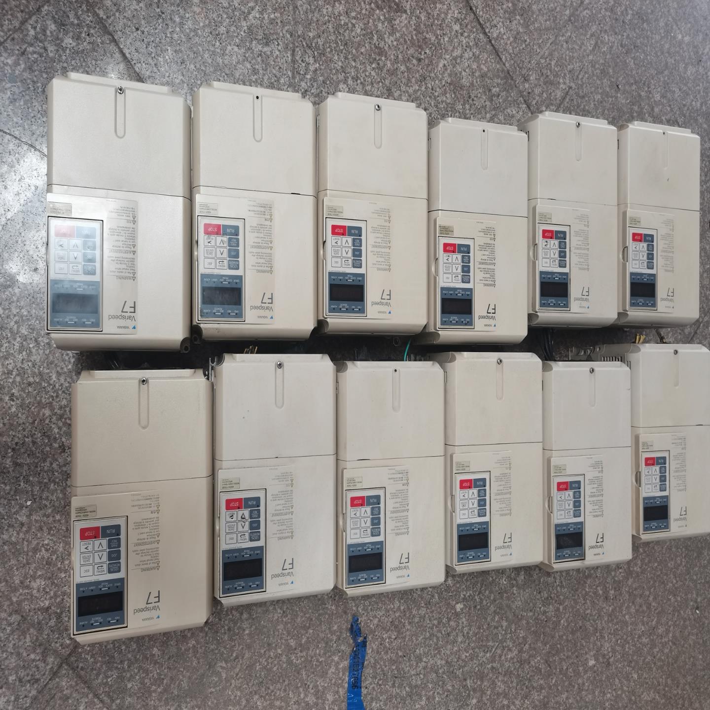 安川变频器CIMR-F7A4011KWF7B4011KW7.（佳毅工控）