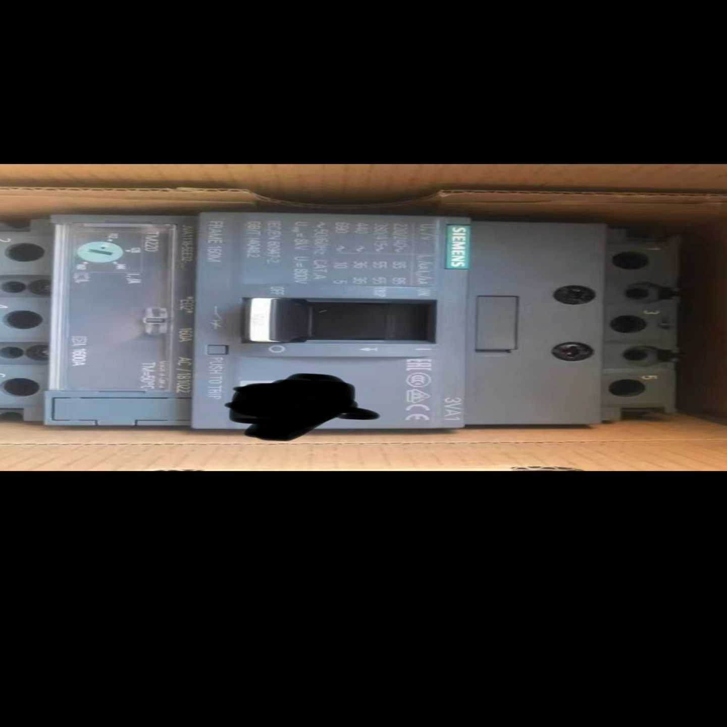 询价3VA1110-5EF32-0AA02个