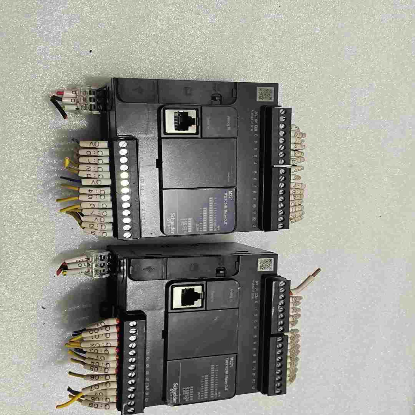 询价~施耐德PLC模块TM221C24R ，实物图，功能包