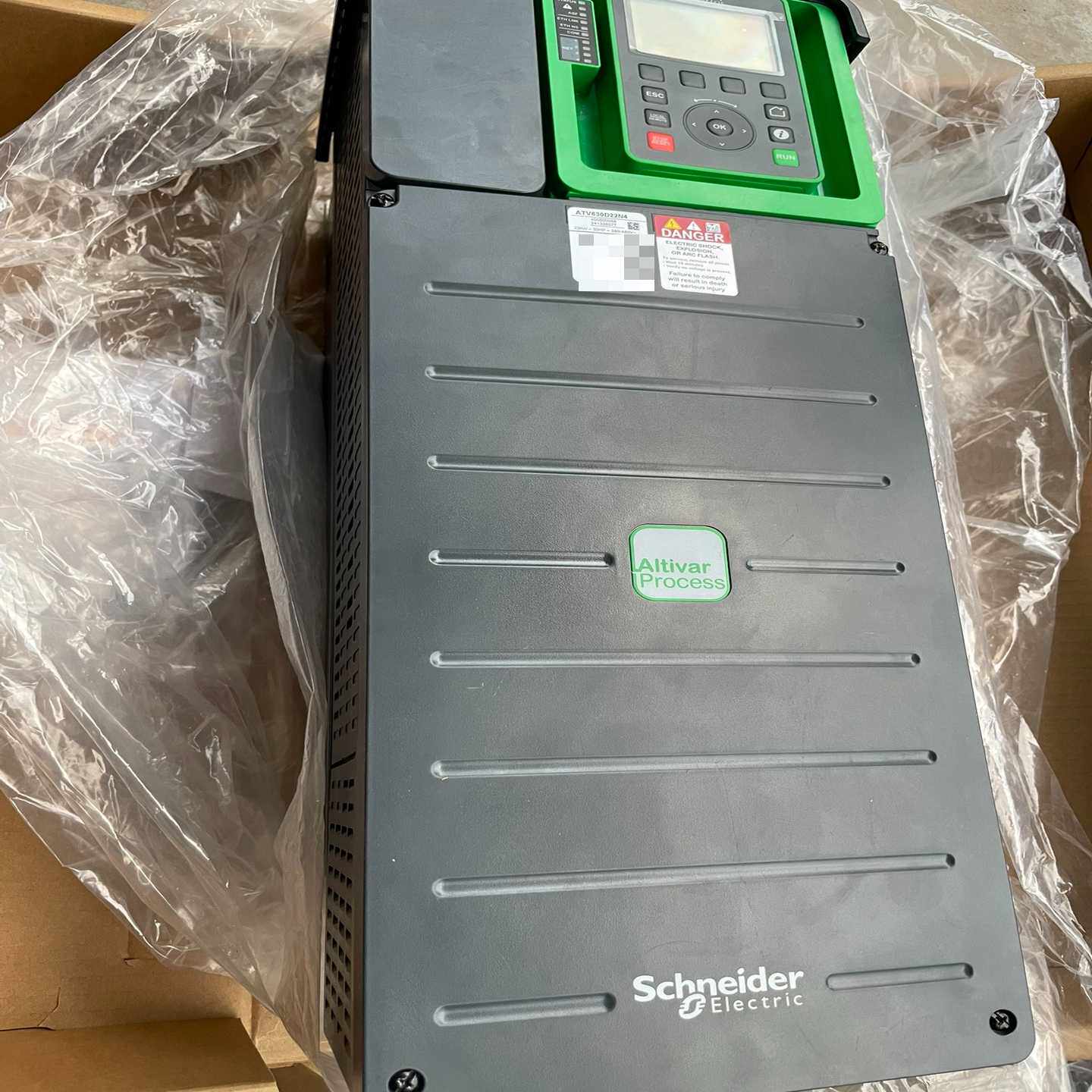 施耐德变频器ATV630D22N4，22KW大功率，，带原厂一议价商品