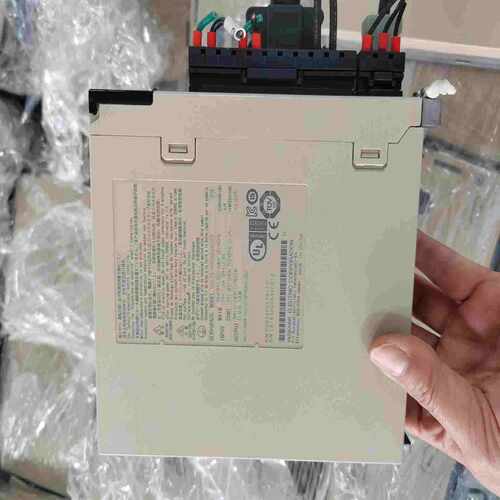 安川F7系列变频器 CIMR-F7B4045  45KW 拆~询价