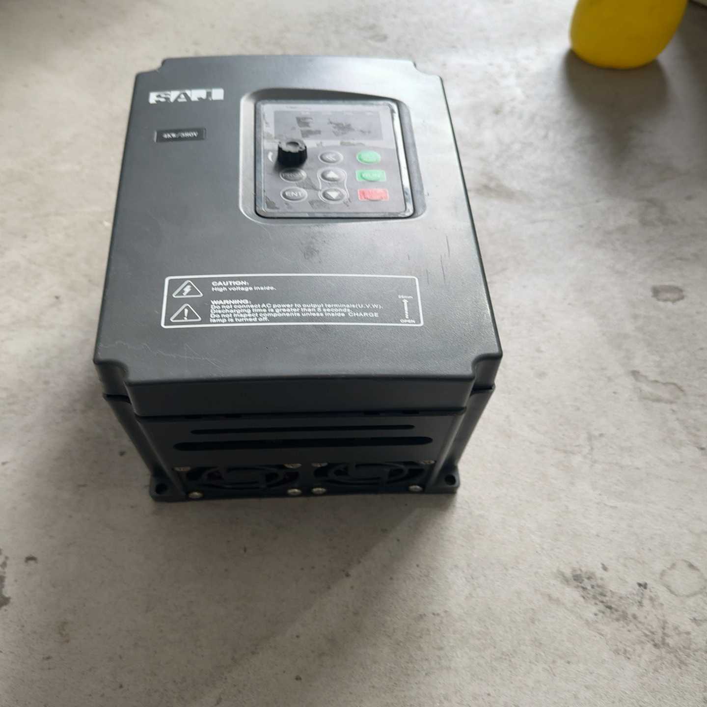 三晶8000B-4T004GB/5R5PB，4KW，380v~询价