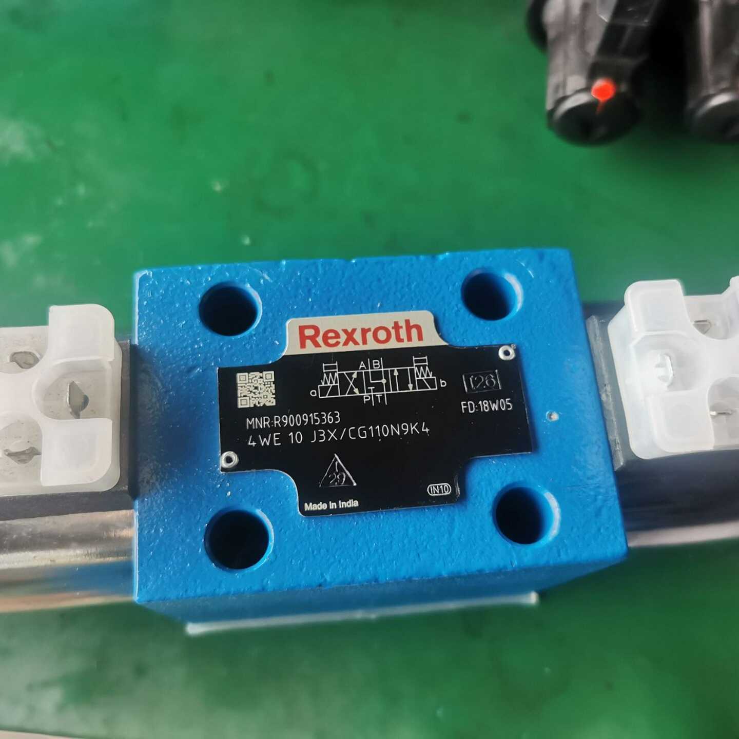 4WE10DX3X/CG220N9K4/V德国力士乐REXROTH电从方向阀