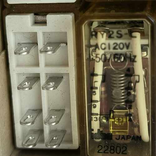 RY22S-L AC120V 和泉继电器 外包装旧~询价