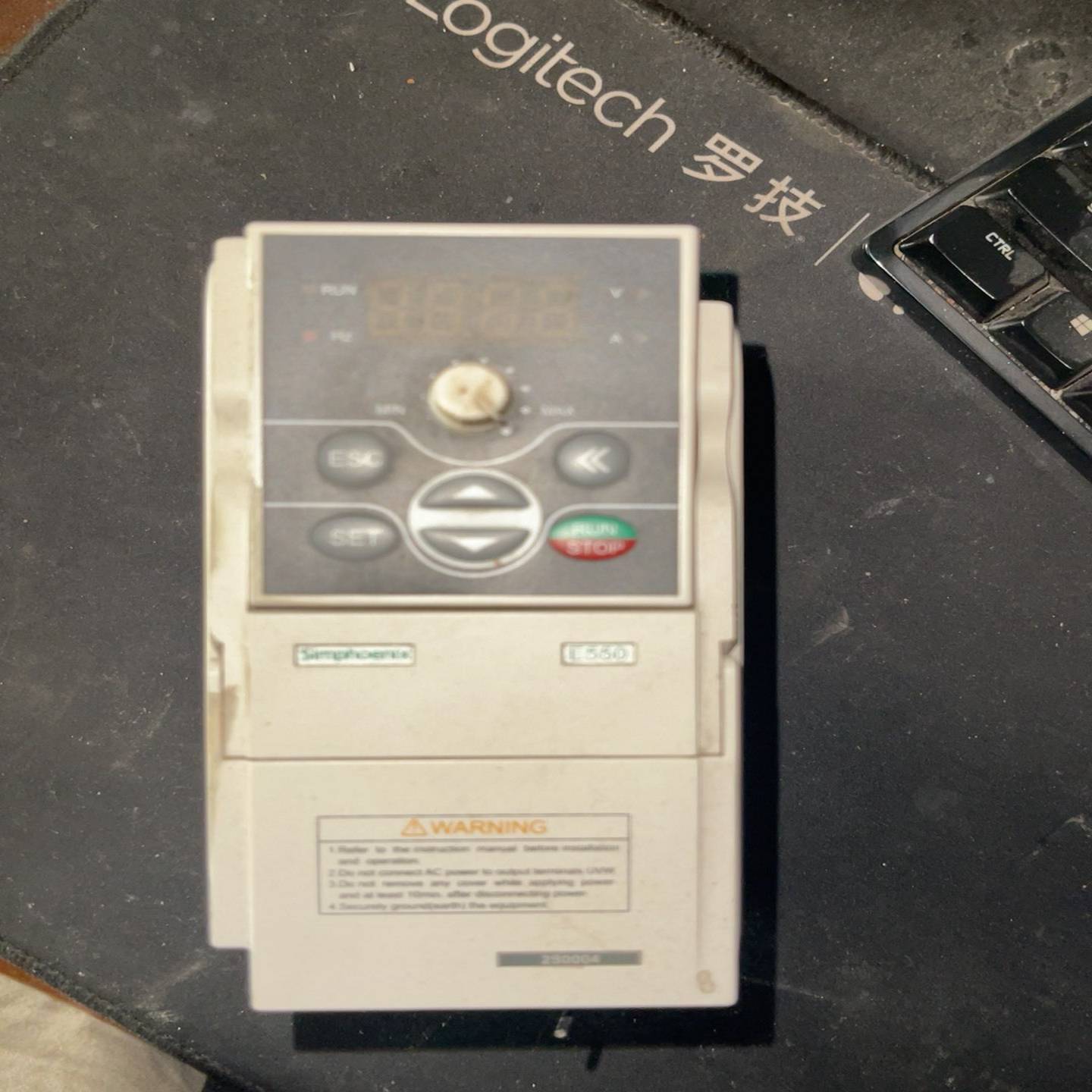 议价四方变频器E550-2S0004一台0.4千瓦220V现货/维b修