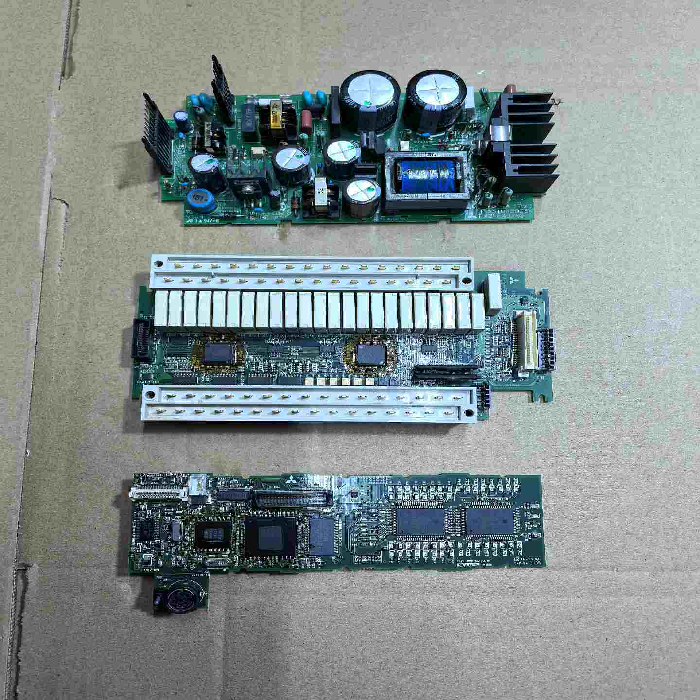 询价FX2N-48MR  CPU板，IO中板  电源板，测试~可接维修