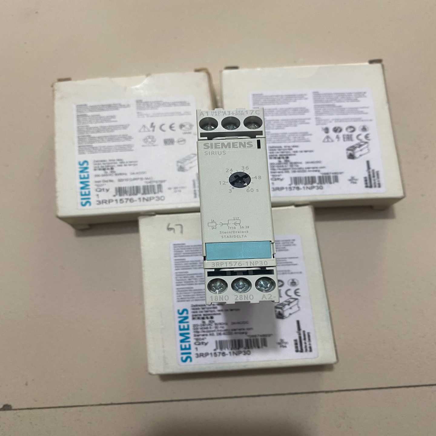 询价~SlEMENS时间继电器3RP1576一1NP30