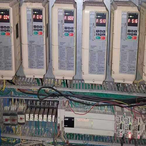 变频器安川A1000系，3kw/2.2kw。~询价