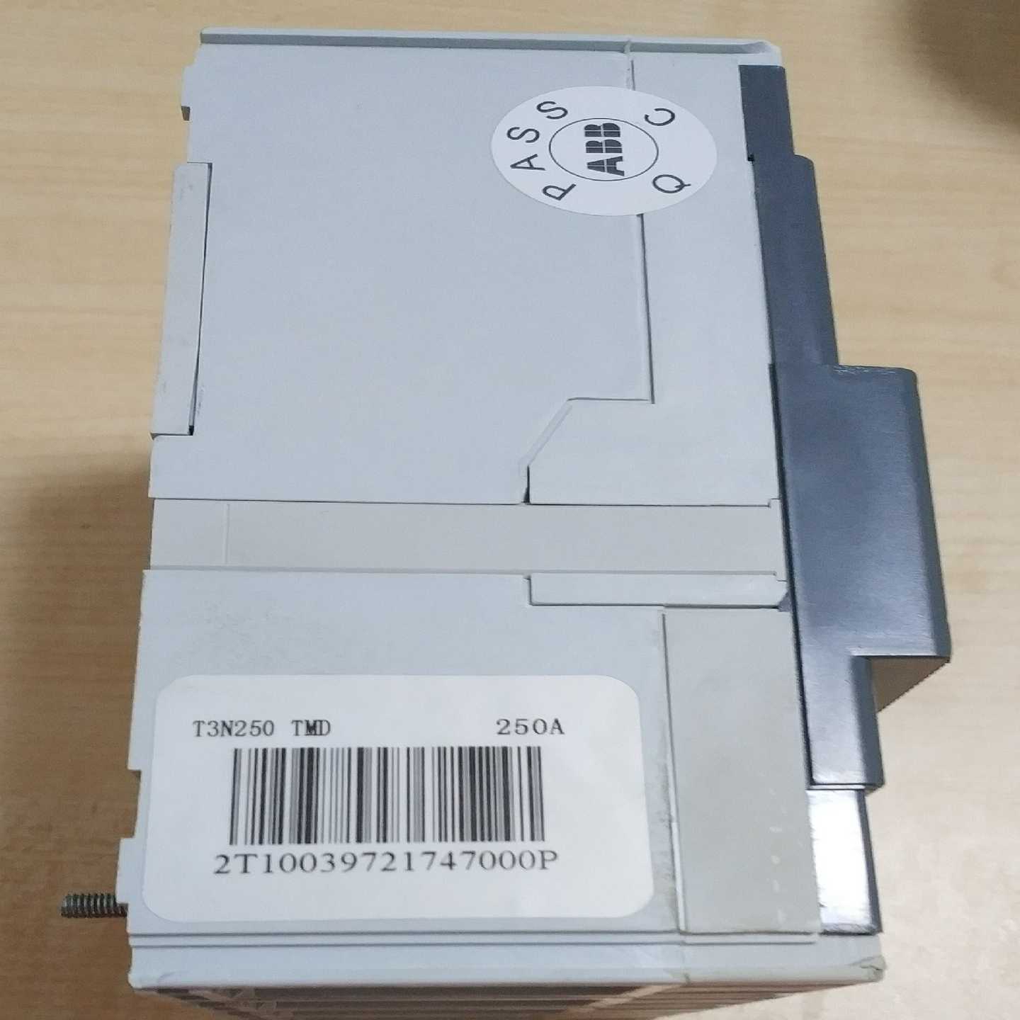 塑壳断路器T3N250TMD250A询价