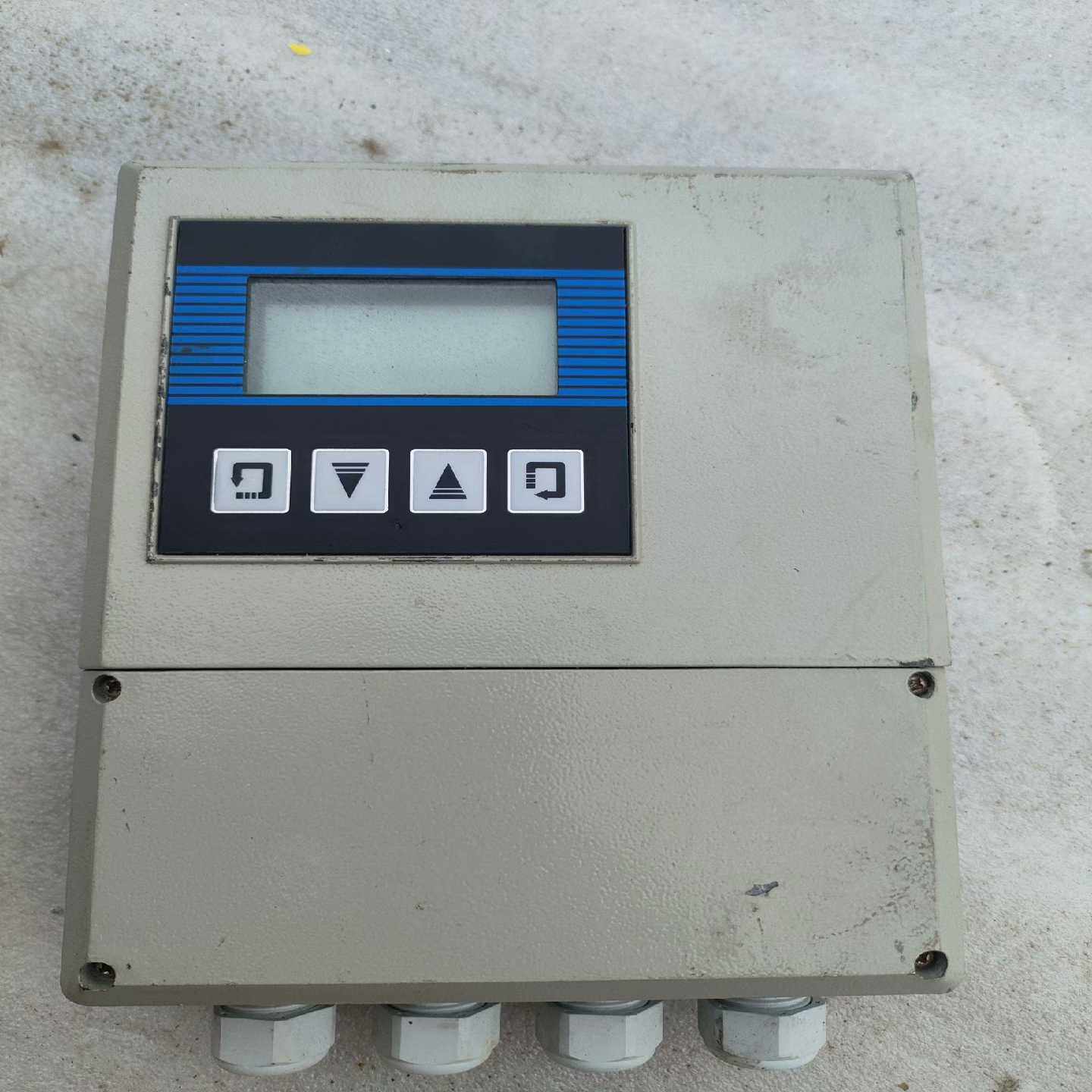 智能污水电磁流量计转换器，未使用，成色如图，需要的议价，-