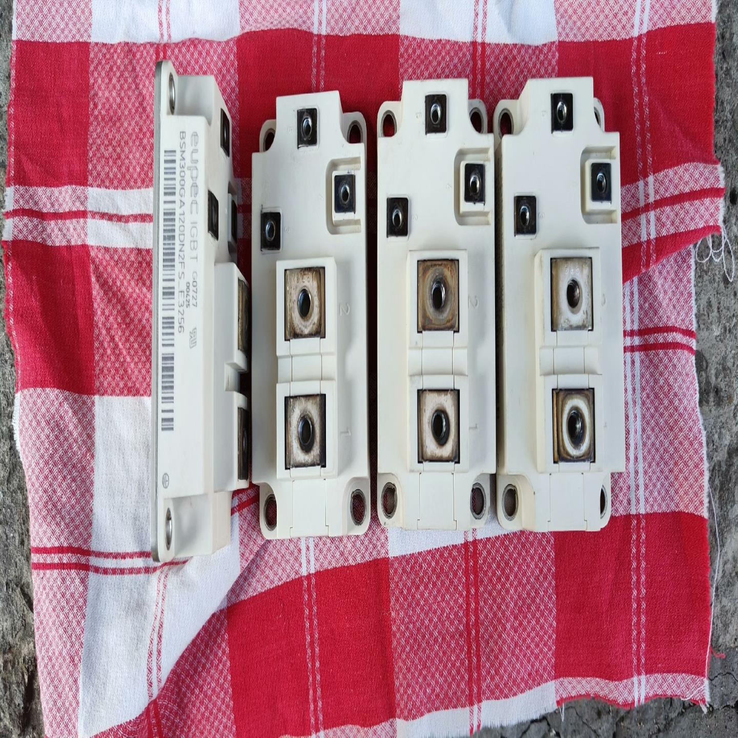 BSM300GA120DN2FS-E3256机器拆的4个~询价