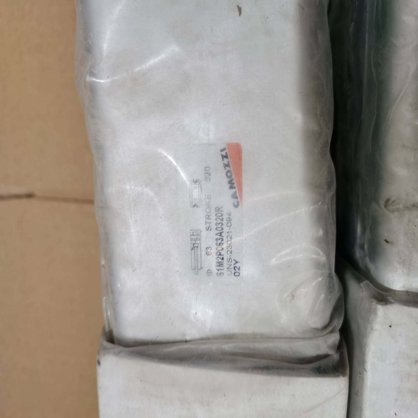 CAMOZZI康茂胜气缸61M2P063A0320R康茂盛{议价}