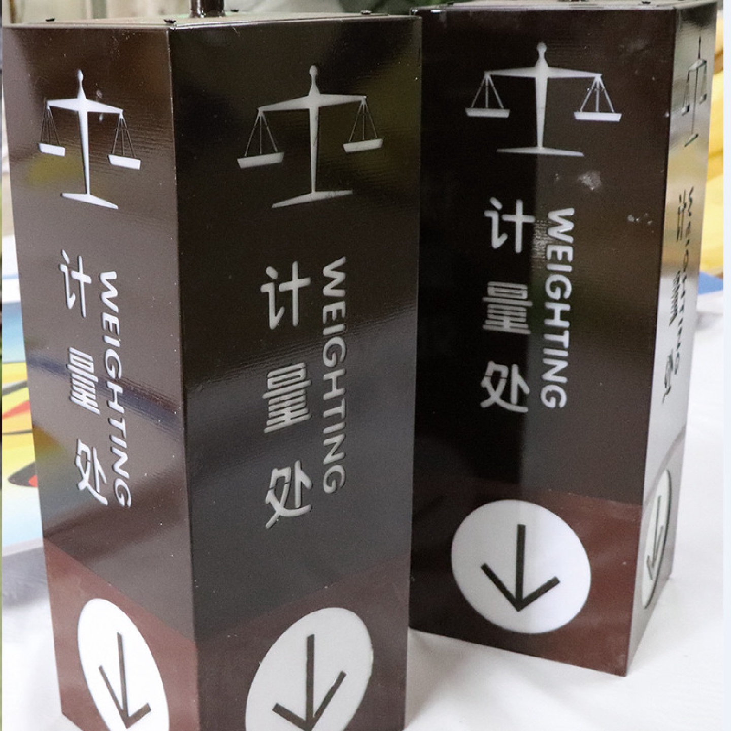 厂家制作商场指示灯箱银行立式灯箱店铺挂饰灯箱生产厂家