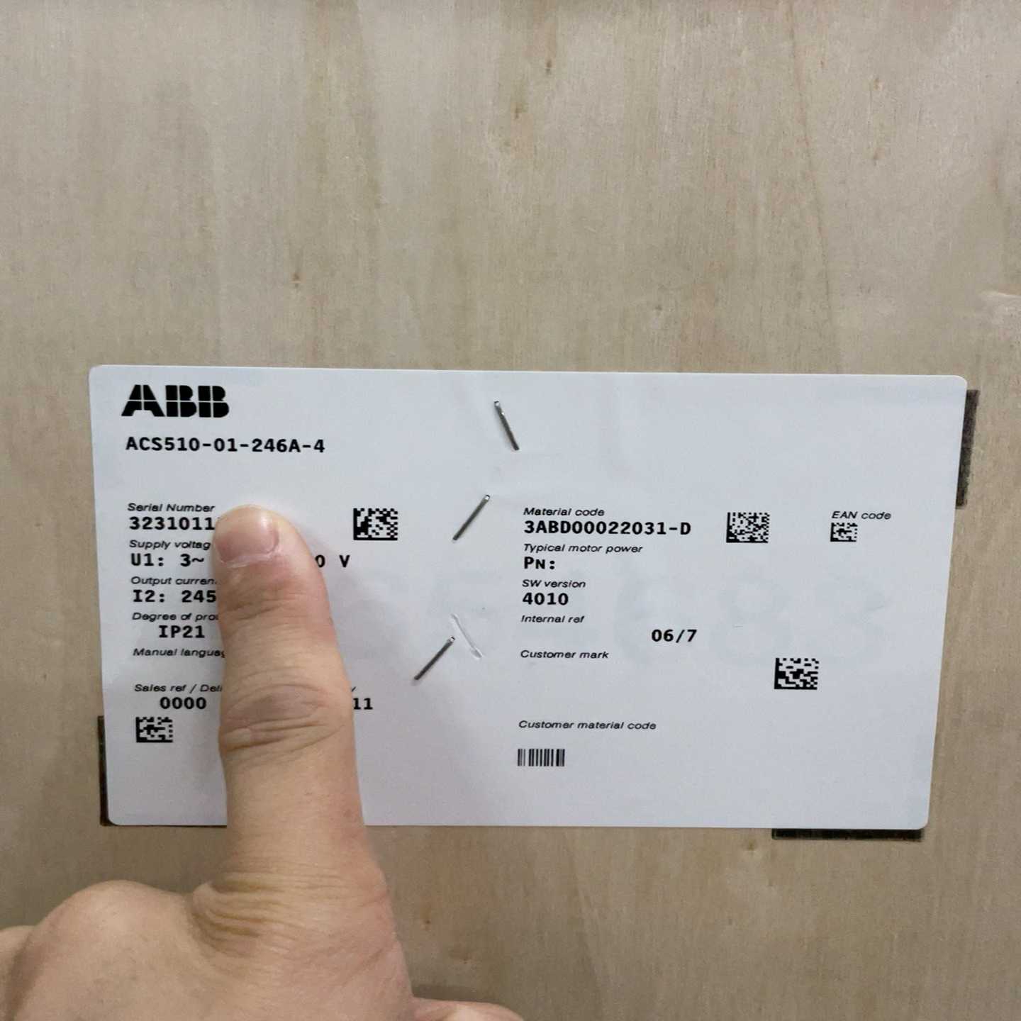 咨询-ABB变频器ACS510-01-246A-4，未
