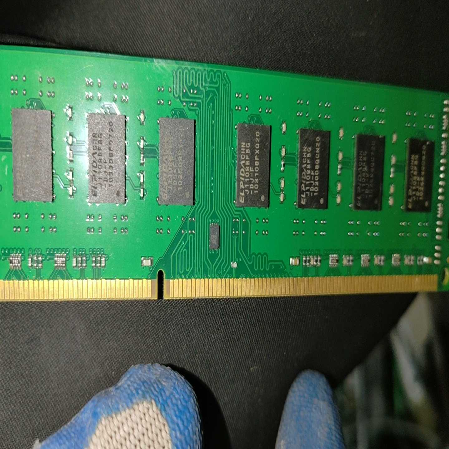 尔必达 ELPIDA 颗粒 J1108BFBG一共有3000~询价