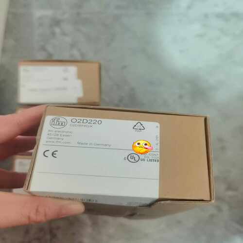 IFM易福门O2D220有两个，两个包装上面~询价