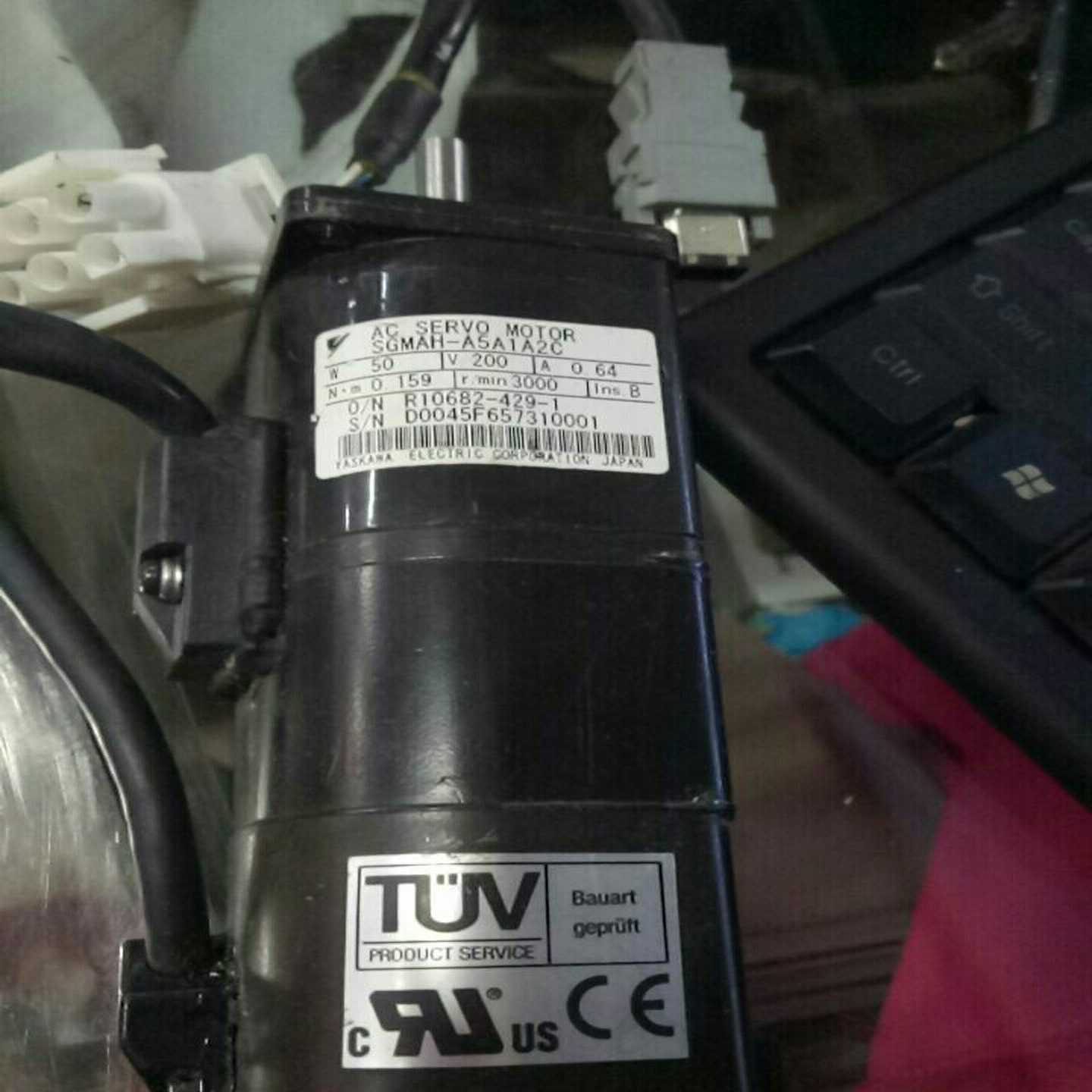 安川50W电机SGMAH-A5A1A2C，成色不错，（地坛设备）