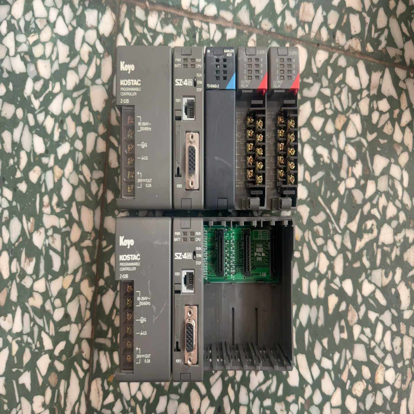 KOYO光洋PLC。Z-03B两个。SZ-4M两个。F2-0适用