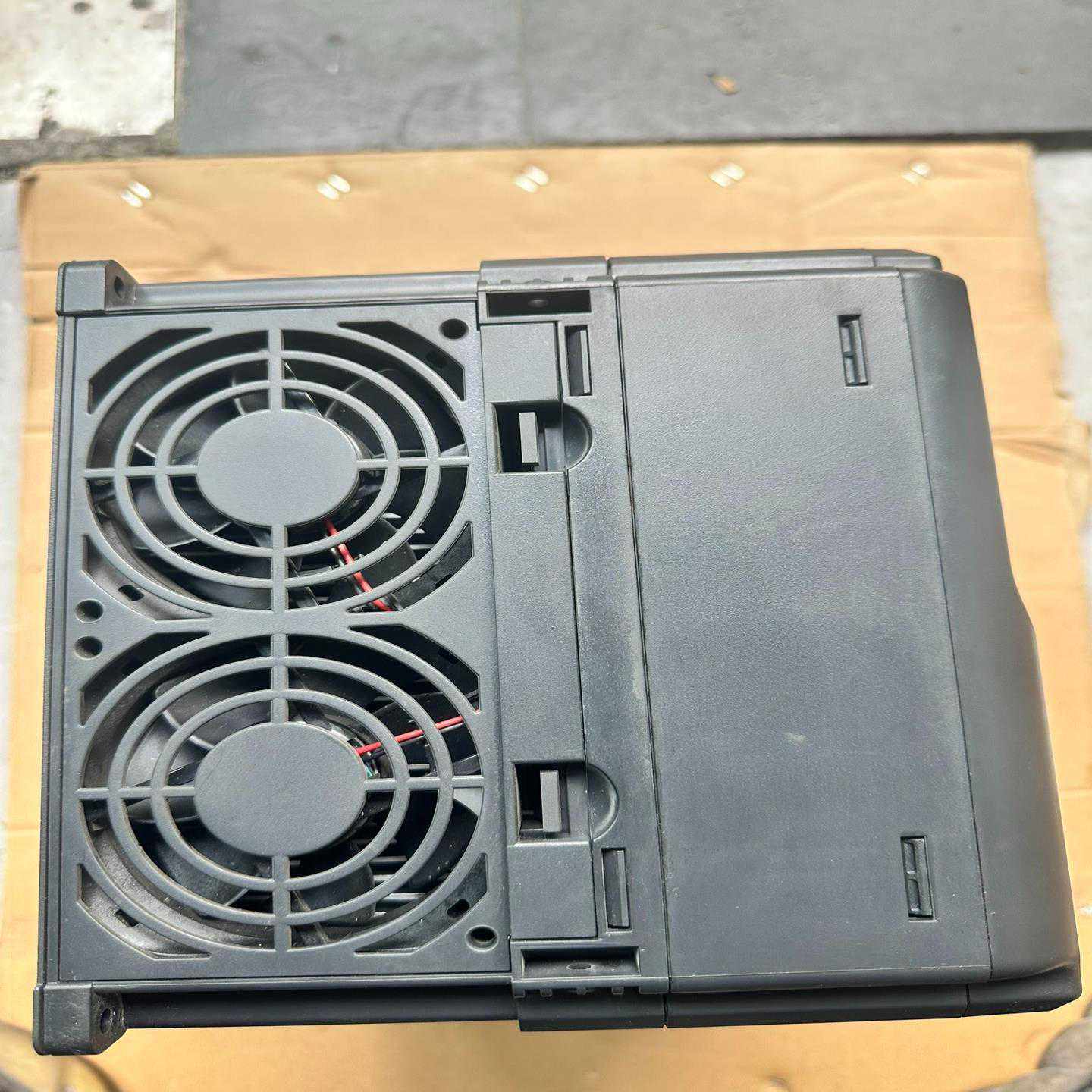 台达温度控制器DTE10T，实物图，功能！（佳毅工控）