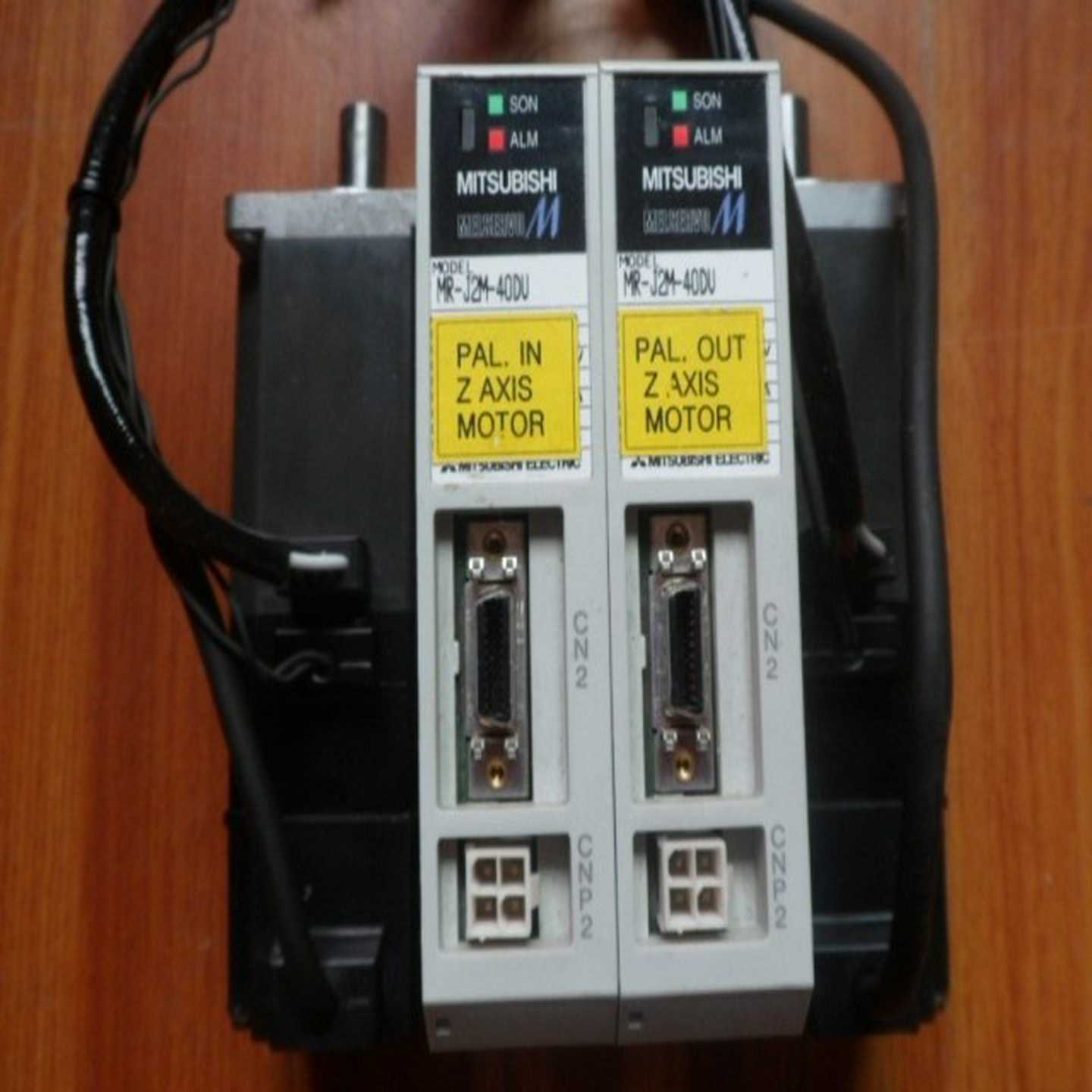 二手伺服电机驱动器 HC-MFS43+MR-J2M-40DU 一套 测试好 议价