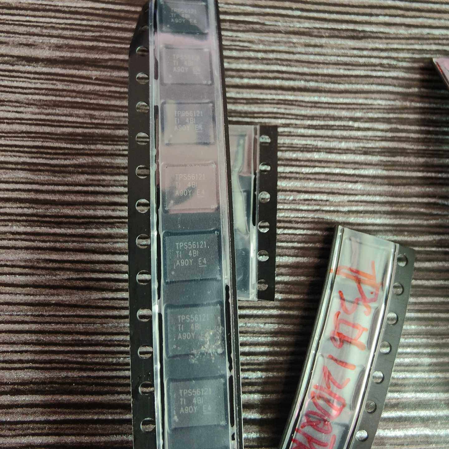 TPS56121D开关稳压器芯片42只询价