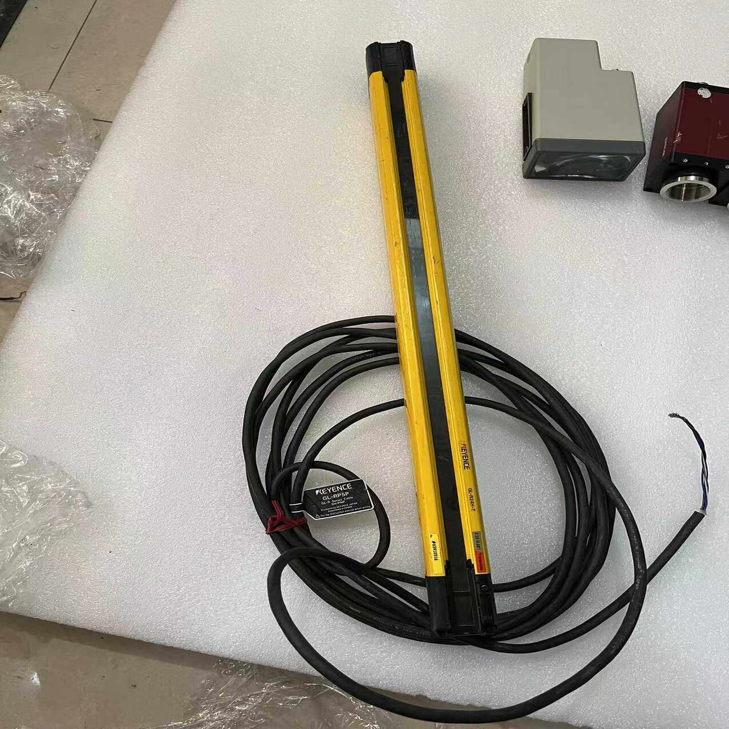 GL-R24H-T基恩士安全光栅实物图拍摄保证质量（佳毅工控）