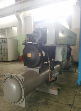 上海市金山区出售高效螺杆30HXC350E 350冷吨 1220kw