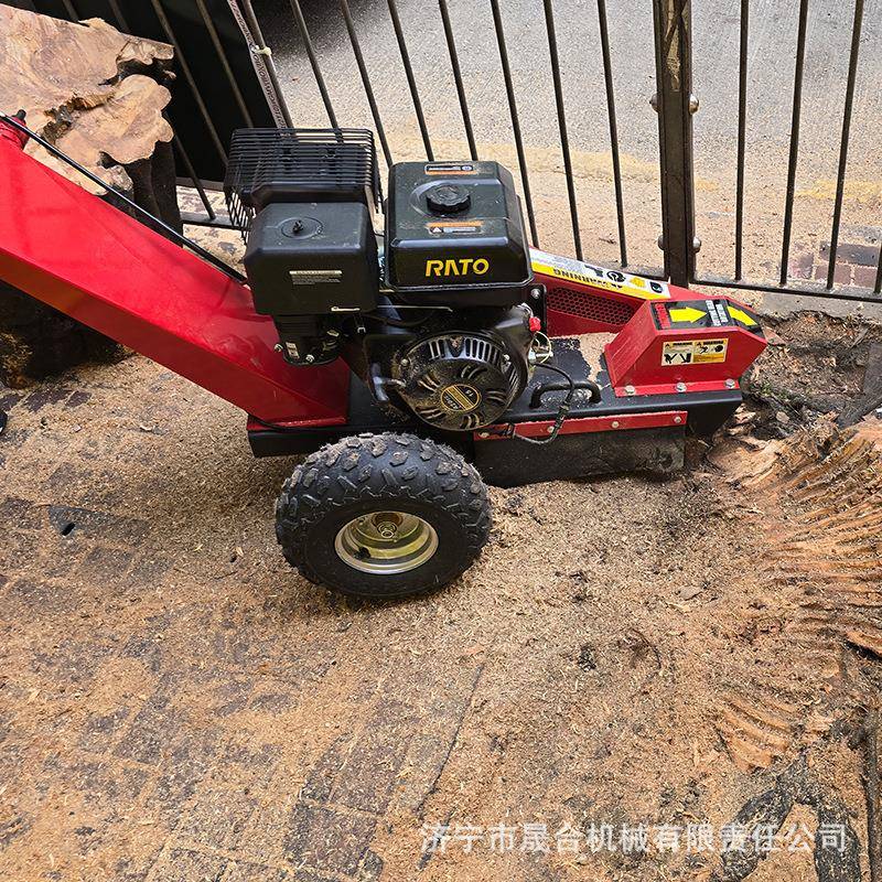 市政路边树墩树桩研磨机 出口供应汽油动力树桩破碎机 树根清理机