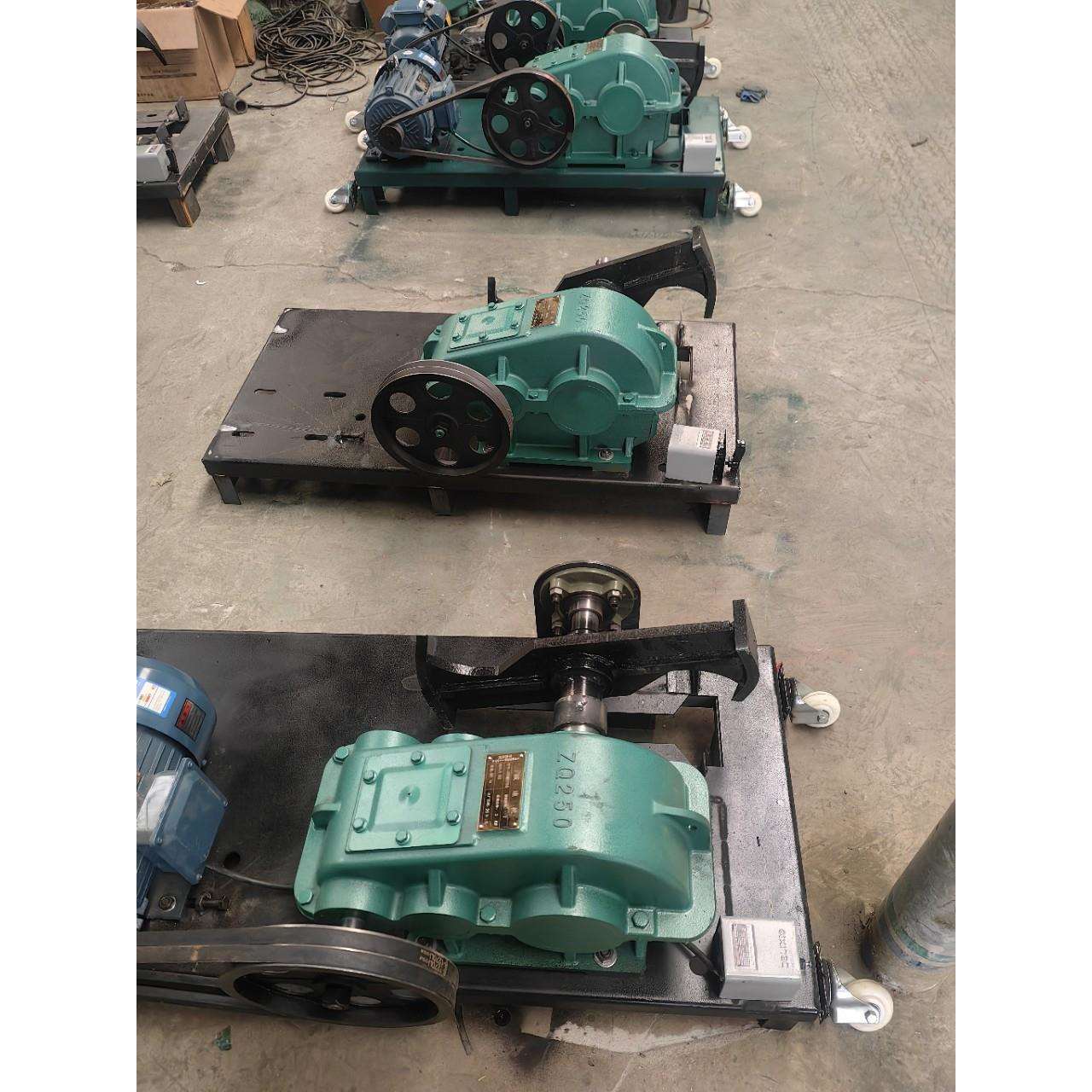 220V两相三相电动破柴劈柴神器家用农村劈柴机全自动木头材分裂器