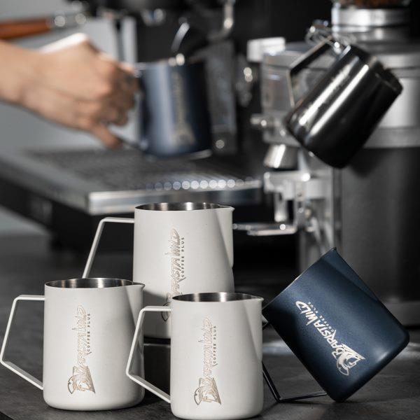 鹰嘴尖嘴压纹拉花缸圆嘴不锈钢咖啡拉花杯意式咖啡机奶缸打奶泡缸