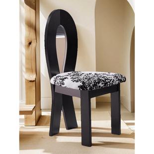法国覆古餐桌和椅子斯堪 纳维亚设计师美人鱼化妆靠背椅子瓦比紧