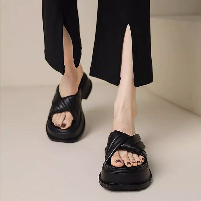 高级感油皮夏季外穿凉拖鞋女2024新款厚底一字拖鞋女