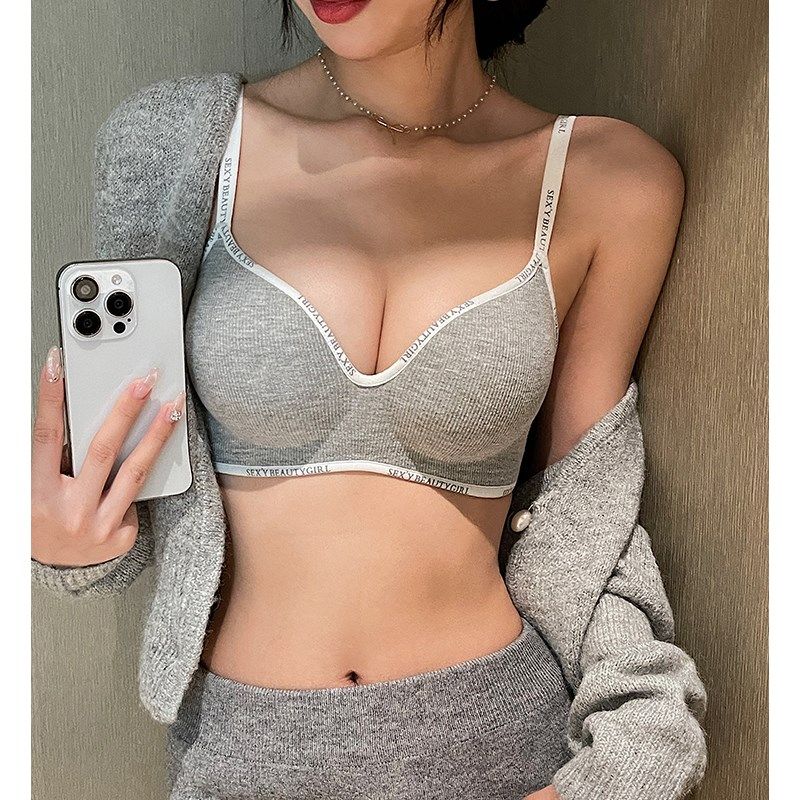 内衣女聚拢小胸显大秋冬无痕无钢圈软支撑防下垂收副乳字母文胸罩
