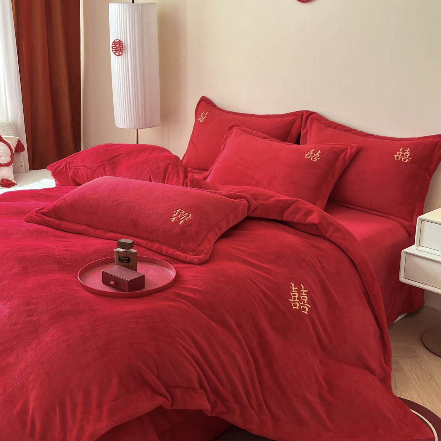 红色婚庆牛奶绒四件套喜字珊瑚绒加绒结婚床上用品送礼2025新款