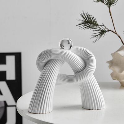 现代简约拥抱几何条纹创意艺术摆件客厅玄关书柜酒柜高级感装饰品