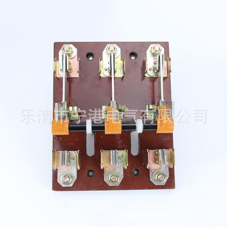 宁港现货供应双投式刀开关 HS13BX-400/31闸门刀开关经久耐用