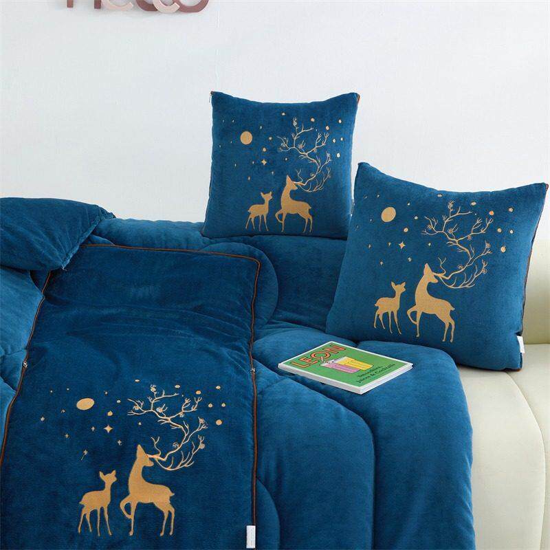 加厚牛奶绒抱枕被子两用二合一车用靠垫背午睡折叠冬季加厚枕头被