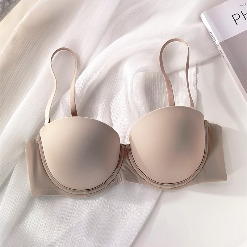 大罩杯简约光面无痕内衣大码聚拢文胸套装内裤半杯小胸显大胸钢圈